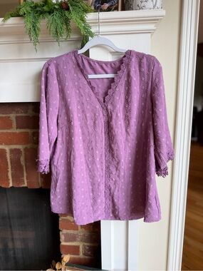 Women's Lavender Eyelet V-Neck Blouse